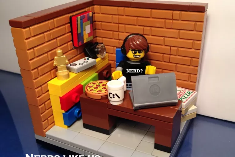 Lego minifigure tech nerd